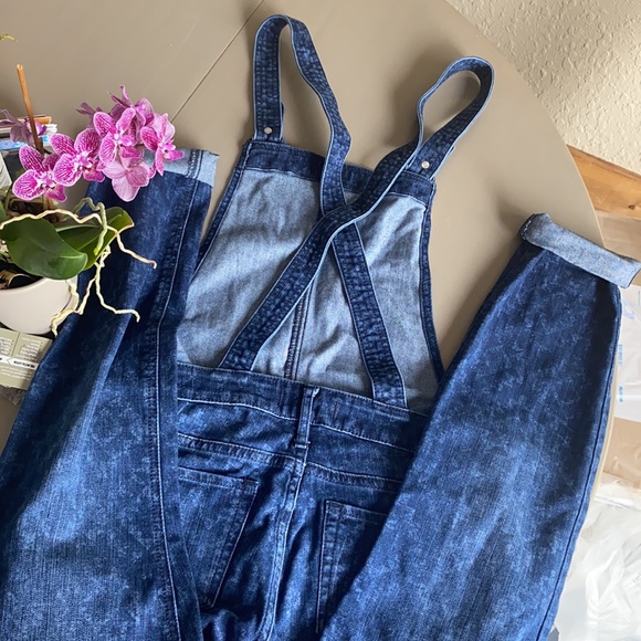 Hollister overalls - Picture 2 of 3
